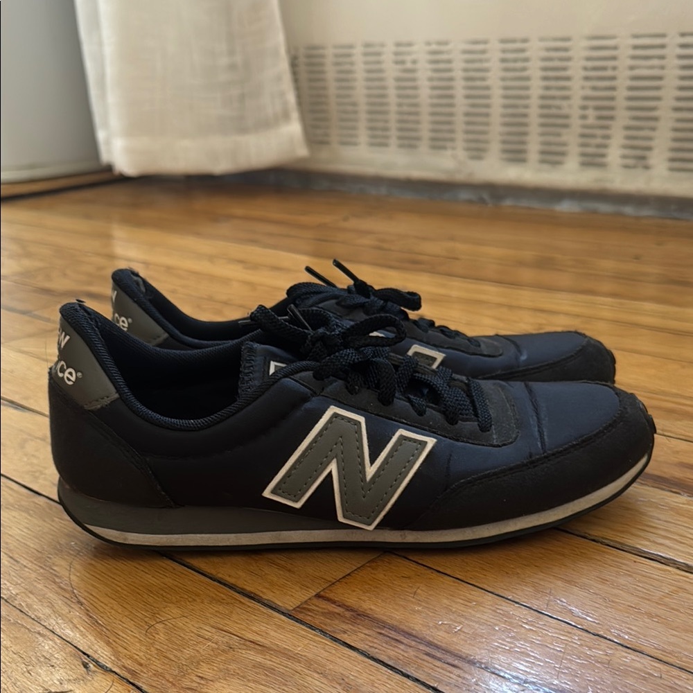 New Balance Black Sneakers